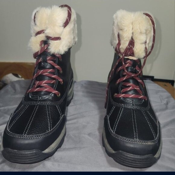 Clarks Winter boots - Picture 2 of 6